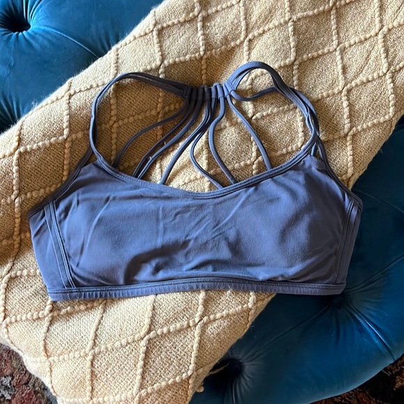 Lululemon Lighten Up Bra - Picture 1 of 4